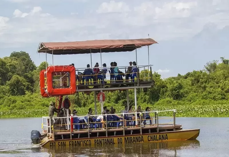 passeio-de-chalana-em-Bonito-ms-1