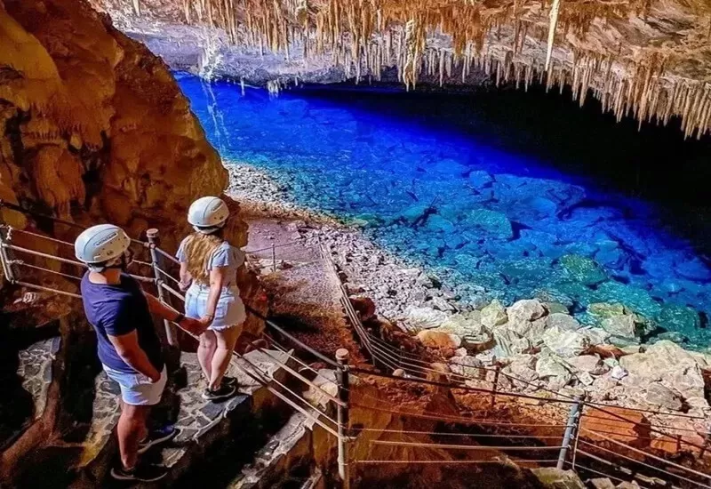Gruta-do-Lago-Azul-1