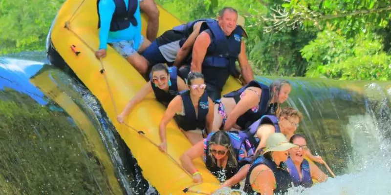 Bonito-Passeio-de-Bote-Foto-2