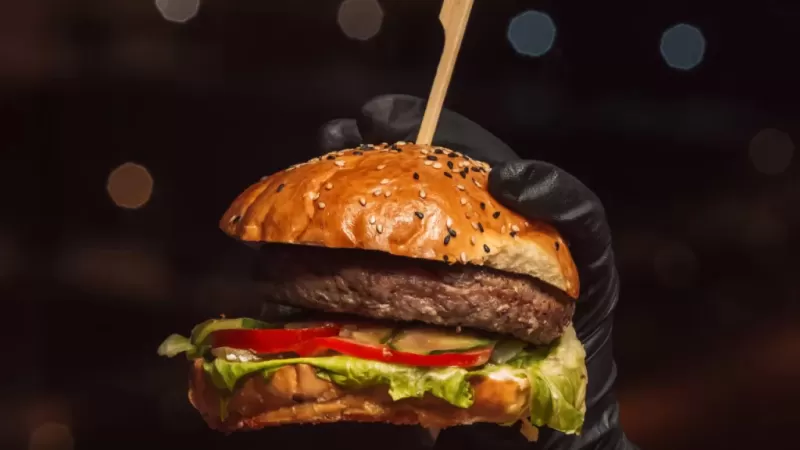 Opcoes-de-hamburgueres-e-lanches-a-noite-em-Bonito-1-1024x576.png