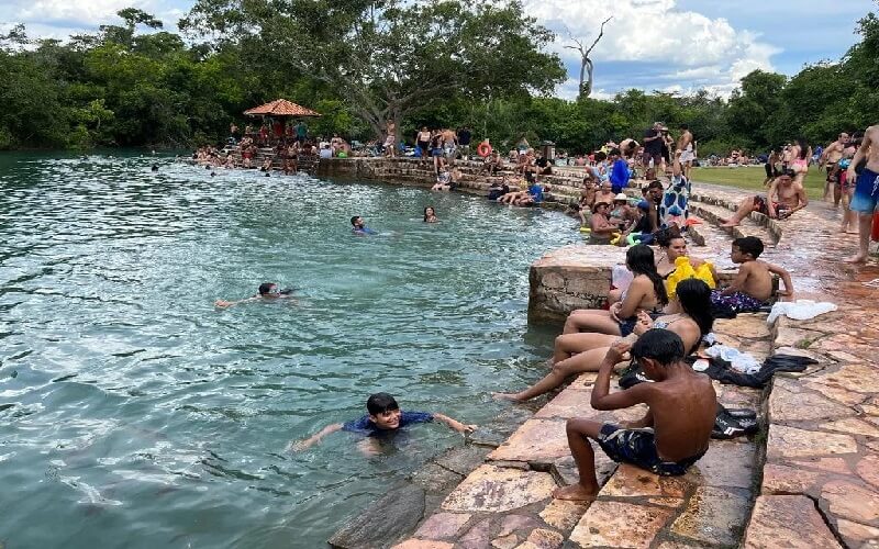 balneario cheio em bonito
