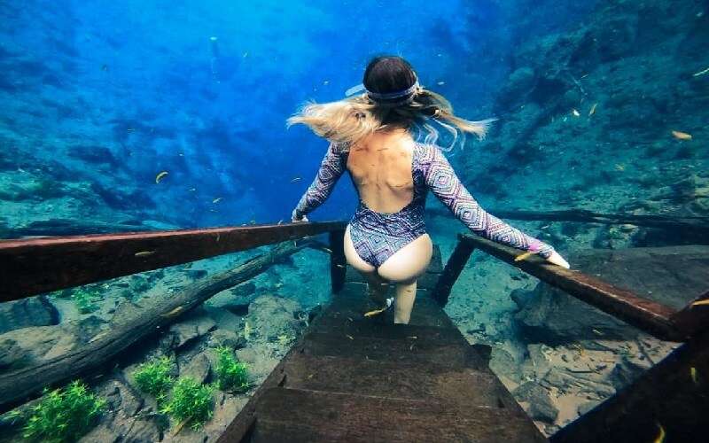 lagoa misteriosa flutuacao