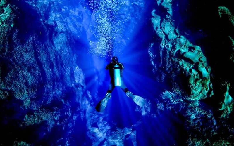 lagoa misteriosa profunda